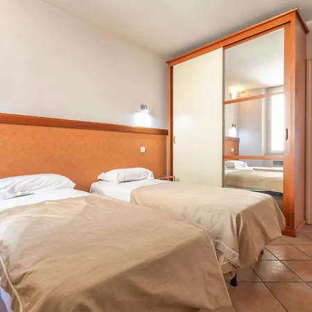 Le Mace Apartment