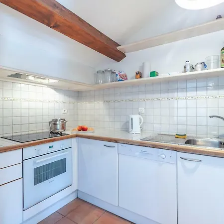 Le Mace Apartment