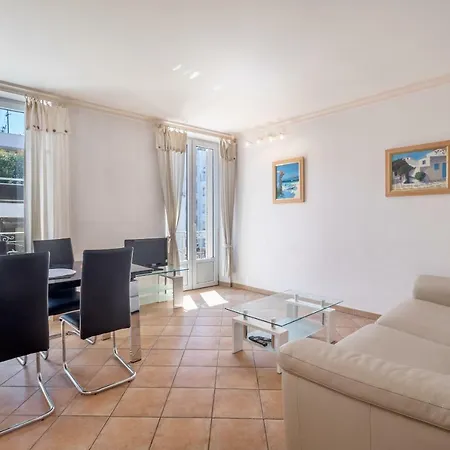 Le Mace Apartment